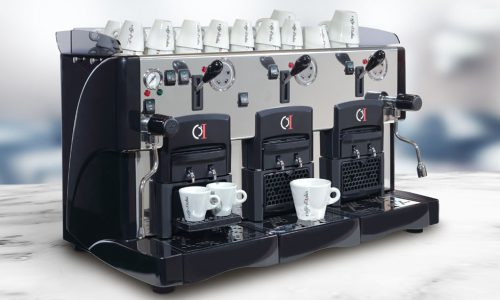 Eccelse horeca koffiemachine op een marmeren tafel